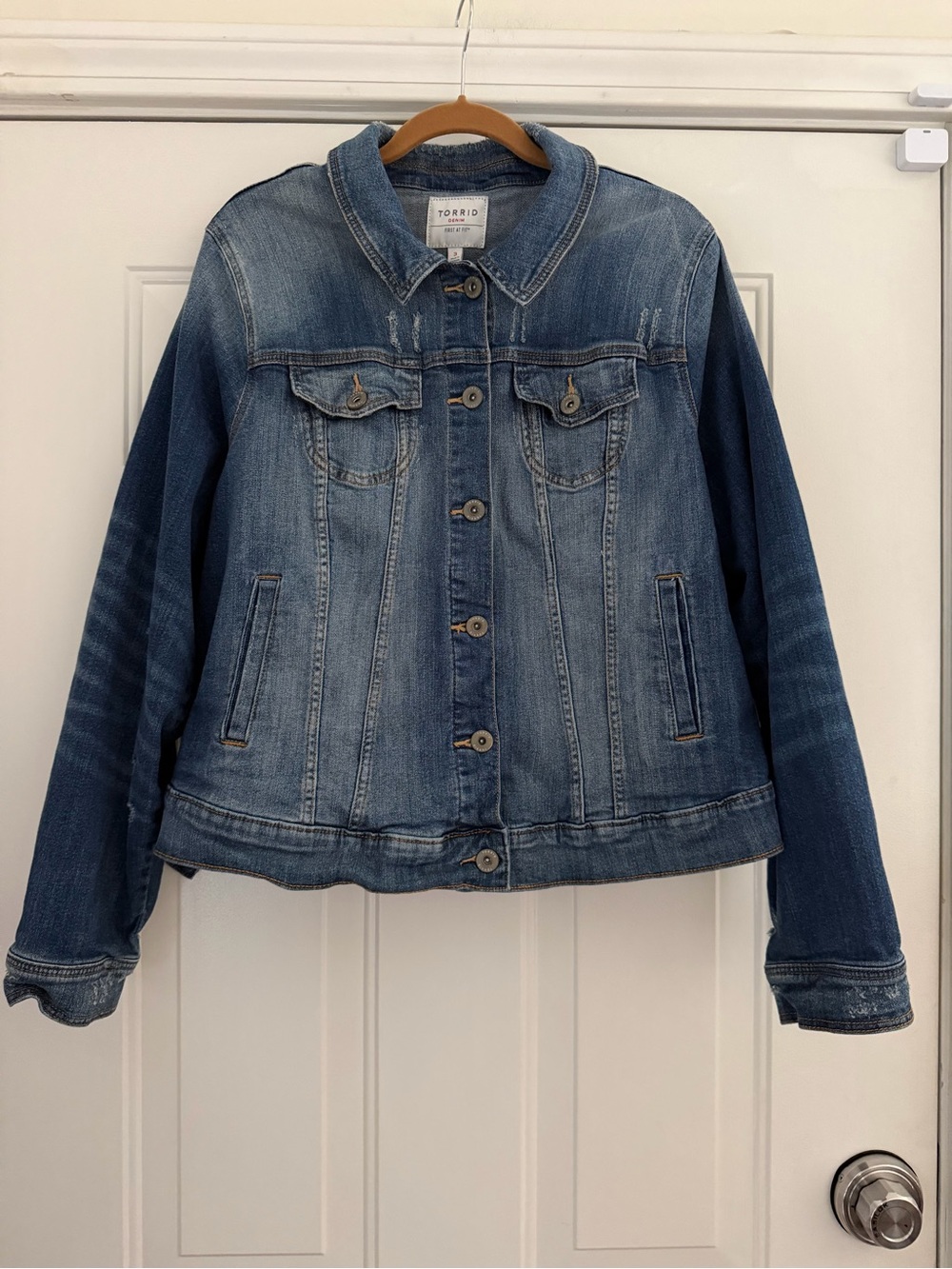Torrid Women’s Blue Denim Jacket - Washed & slightly distressed. Sz 3x